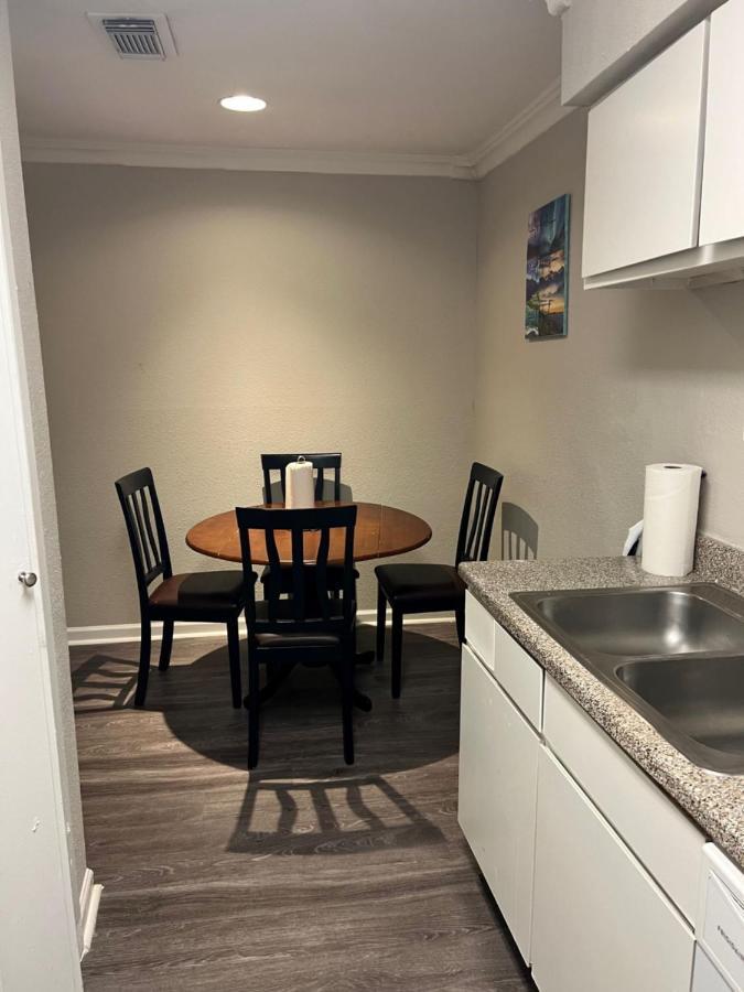 Beautiful 1-Bedroom Townhome With Nice Amenities Houston Exteriör bild